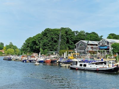 Foto de The Embankment - Twickenham
