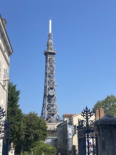 Foto de Metallic tower of Fourvière