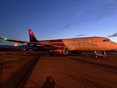 Foto de Aeroporto Internacional deTuzla