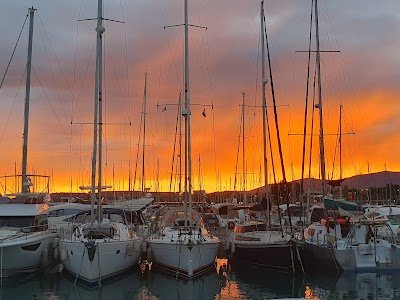 Foto de Capitainerie Saint Laurent du Var