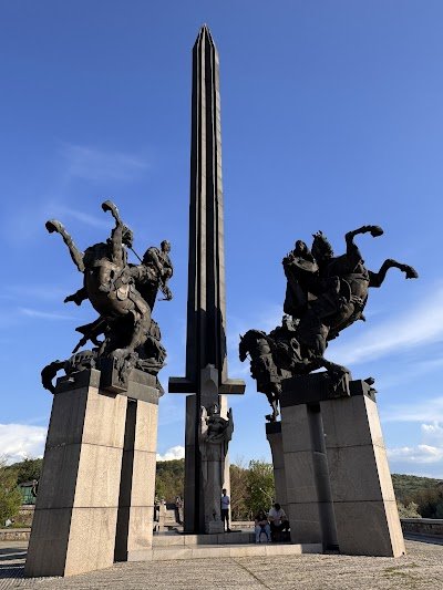 Foto de Monument to the Assen Dynasty