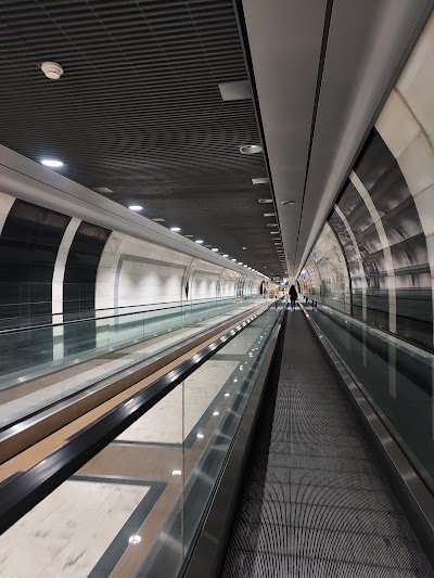 Foto de Entrée piétonne gare ferroviaire Monaco Montecarlo