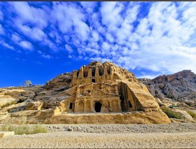 Foto de Obelisk Tomb Bab as-Siq Triclinium.