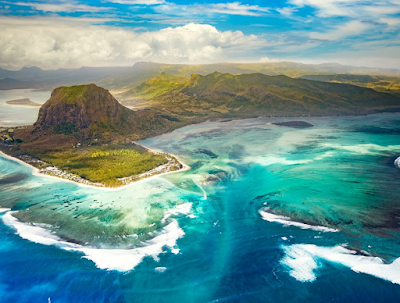 Foto de Underwater Waterfall Mauritius with LagoonFLIGHT