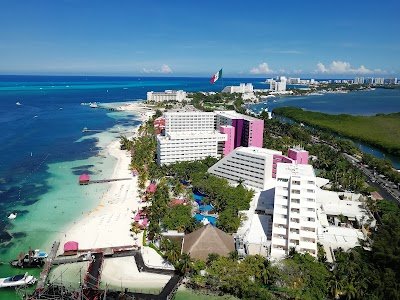 Foto de Torre Escénica del Embarcadero de Cancún