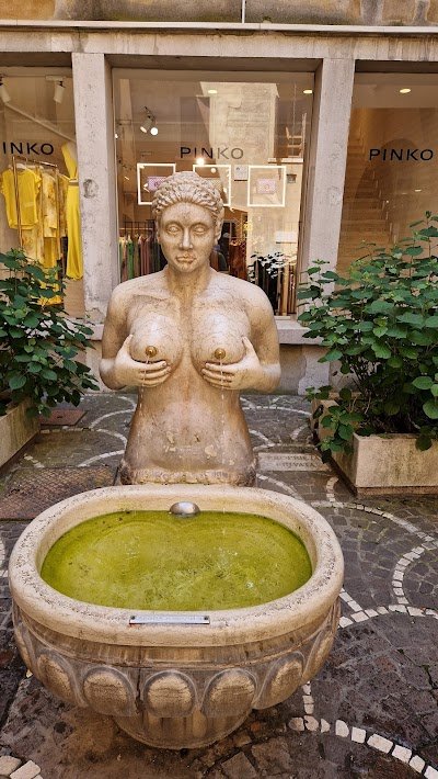 Foto de Fontana Delle Tette