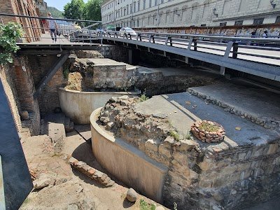 Foto de Tbilisi Old Town Wall Ruins