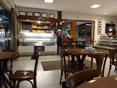 Foto de Très Riche Restaurante, Confeitaria e Gelateria
