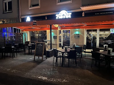 Foto de Cheers Café • Bar