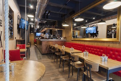 Foto de Cheeky Monkey Gastropub Valletta