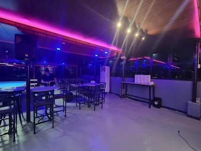 Foto de ball breaker billards sports bar & cafe