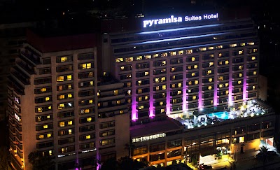 Foto de Pyramisa Suites Hotel