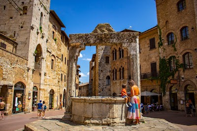 Foto de Piazza della Cisterna