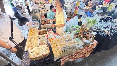 Foto de ตลาด ศาลาแดง - Sala Daeng Market