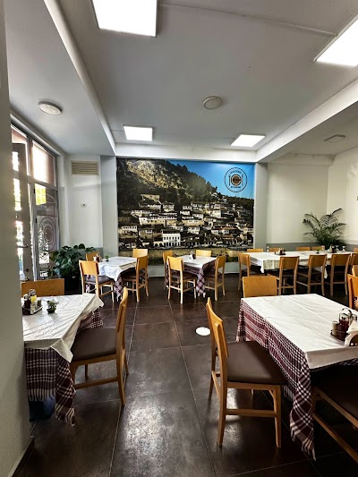 Foto de Traditional Restaurant LIRIADA