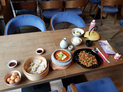 Foto de NEKO korean japanese restaurant