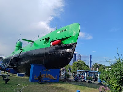 Foto de Monumen Kapal Selam Surabaya